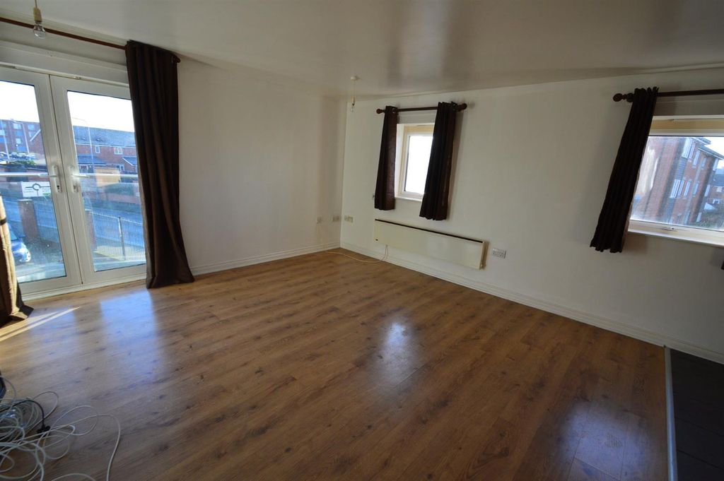 Property photo 3 of 8