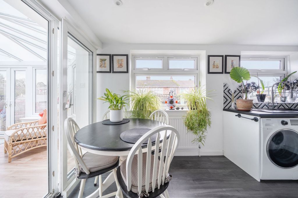 Property photo 3 of 16 Kitchen / Dining Room