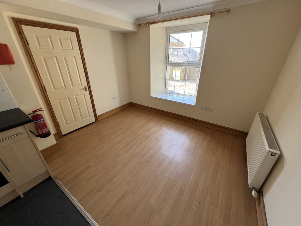 Property photo 3 of 8 Img_5019