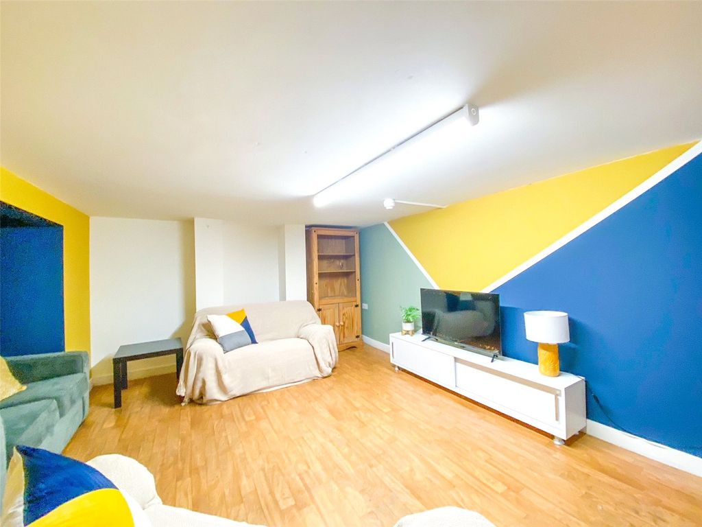 Property photo 2 of 11 Picture No. 22