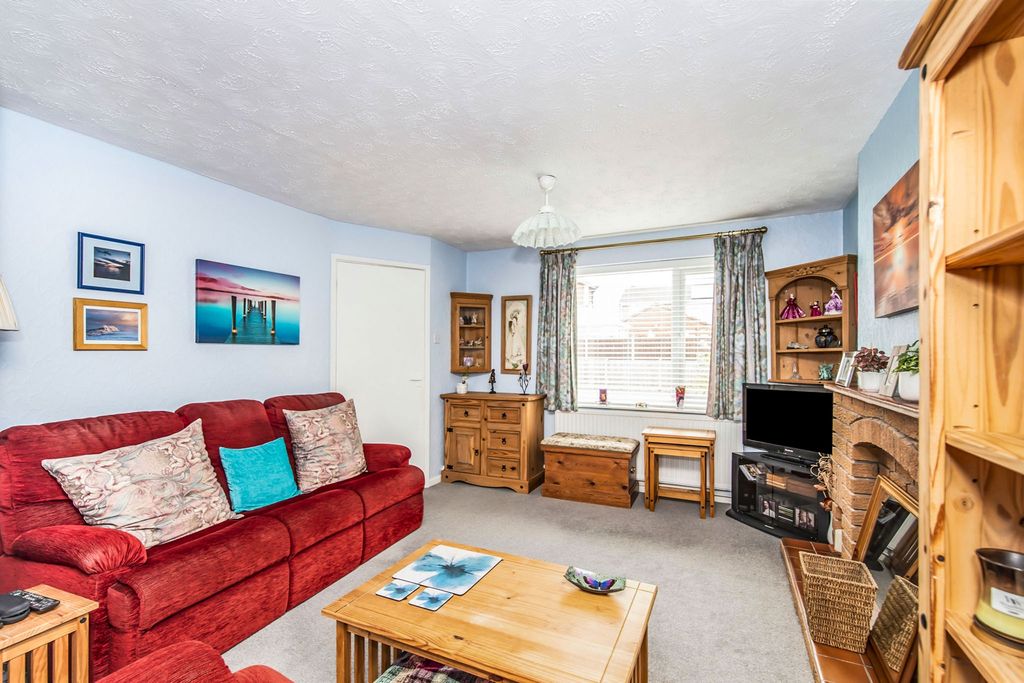 Property photo 2 of 14