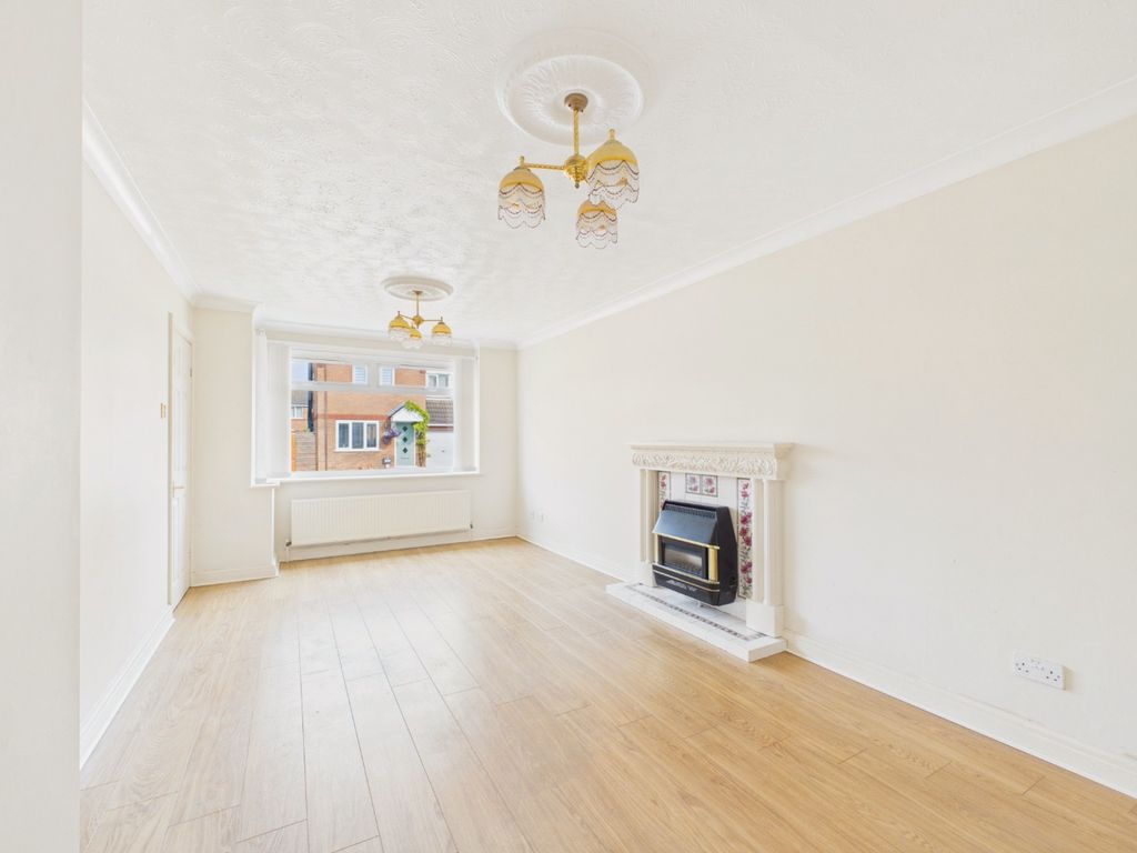 Property photo 2 of 18 5302693