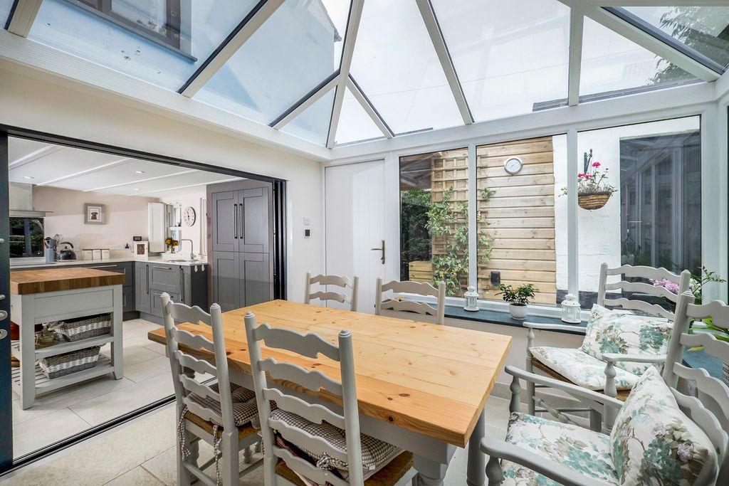 Property photo 3 of 37 Pbox-Img.Jpg