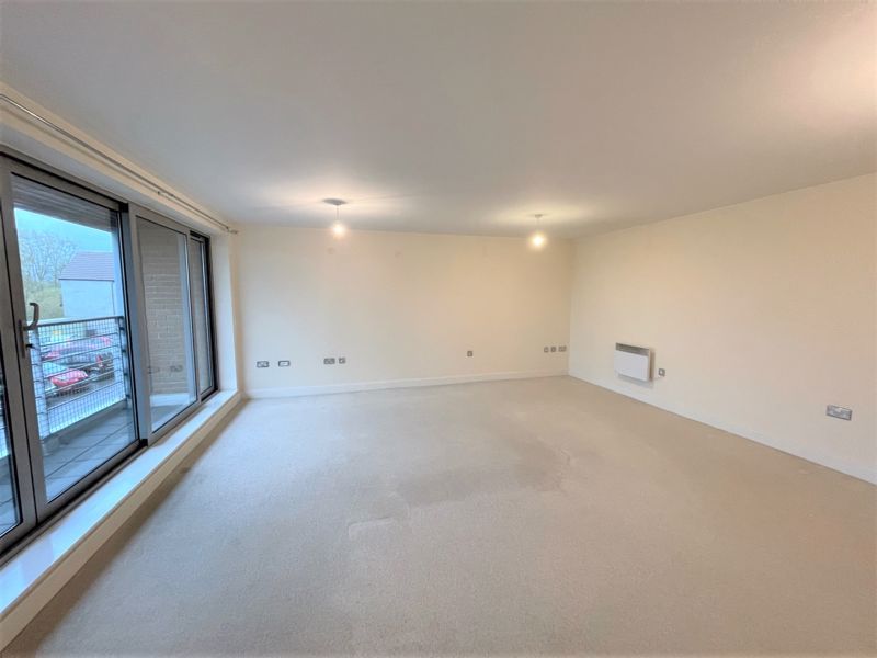 Property photo 3 of 10 Lounge