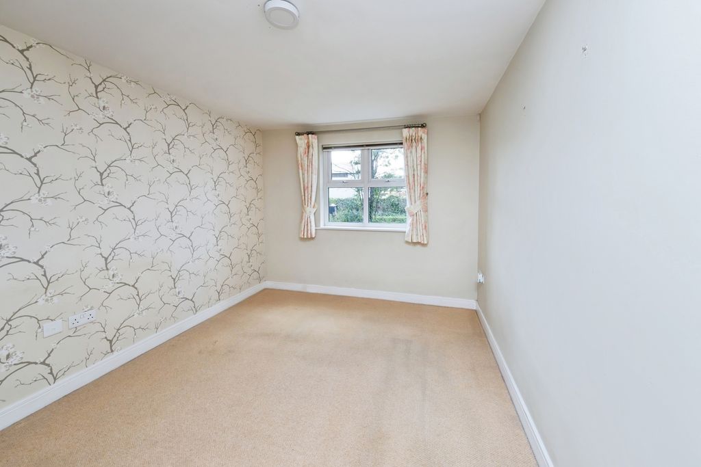 Additional image 7 of 2 bed flat for saleThe Wharf, Leighton Buzzard, Bedfordshire LU7