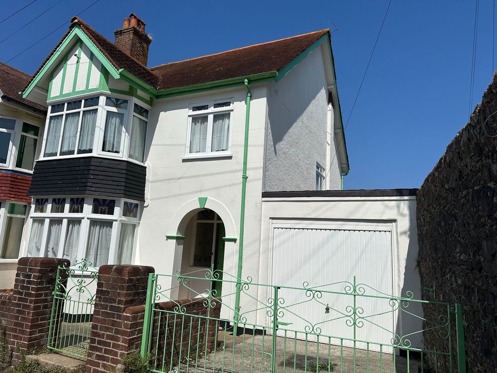 Property photo 2 of 9