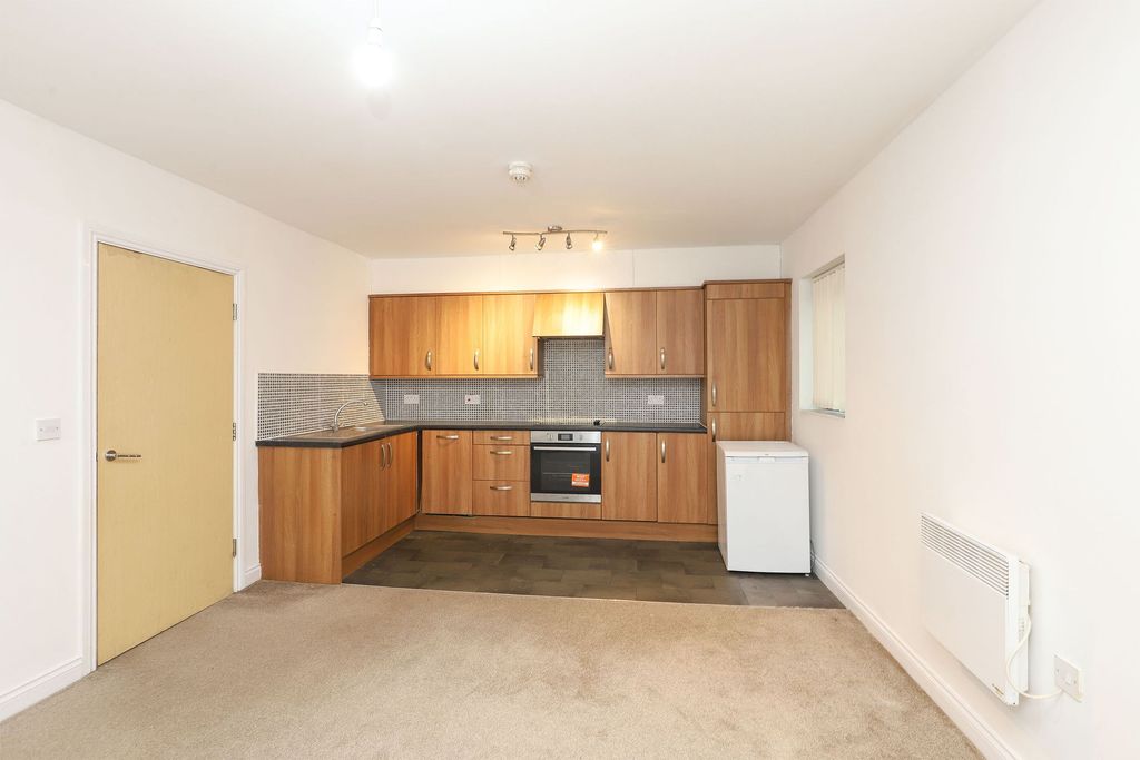 Property photo 2 of 8