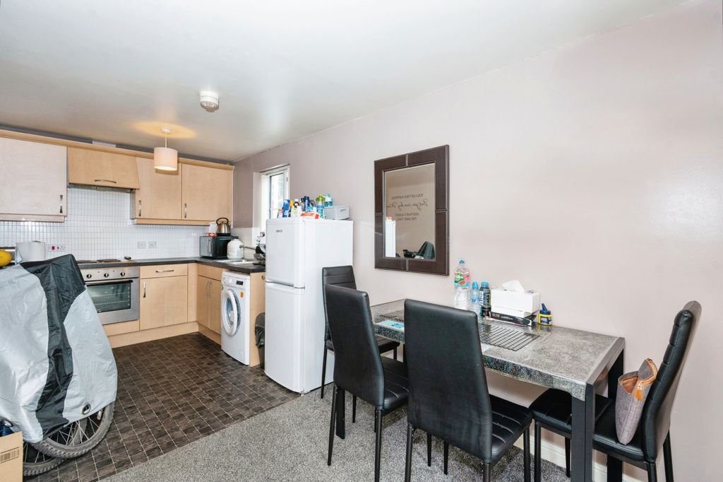 Property photo 2 of 13