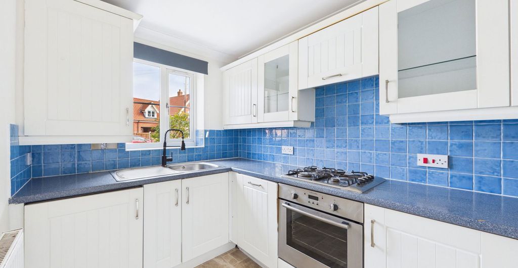 Property photo 2 of 12