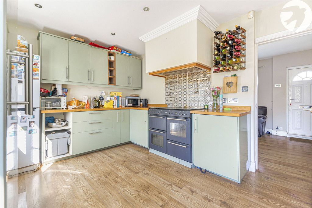 Property photo 2 of 13 Picture No. 05