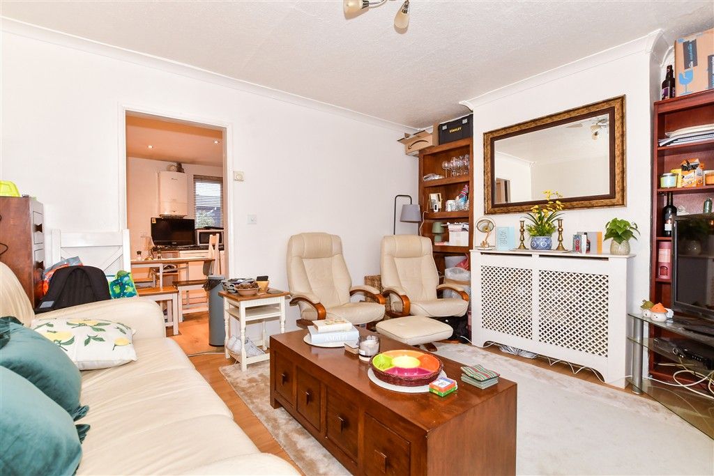 Property photo 3 of 12 Lounge