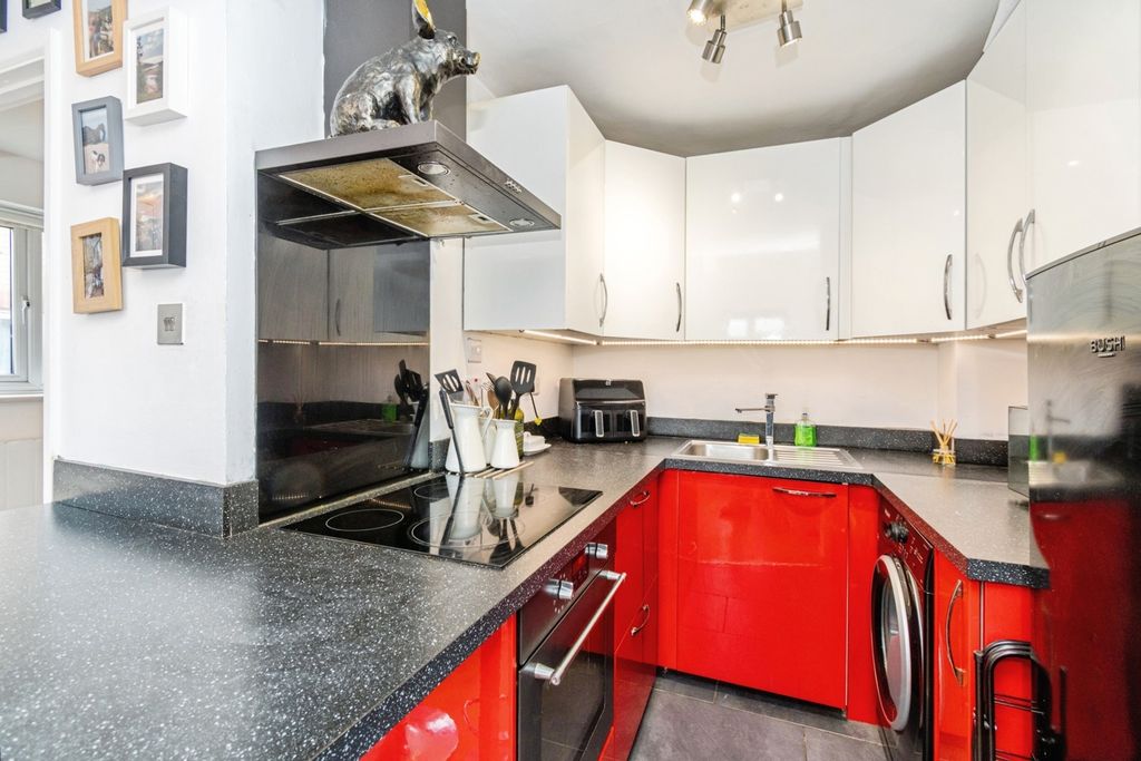 Property photo 3 of 19 Pbox-Img.Jpg