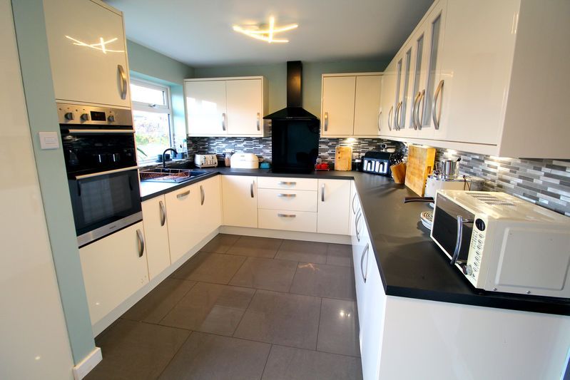 Property photo 2 of 16 Kitchen/Diner