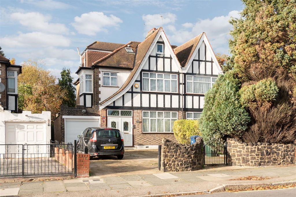 Property photo 1 of 18