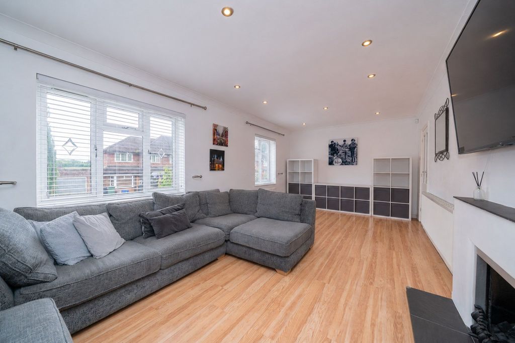 Property photo 2 of 19