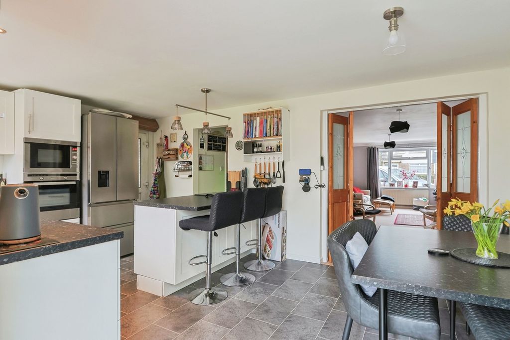 Property photo 2 of 19 Kitchen/Diner