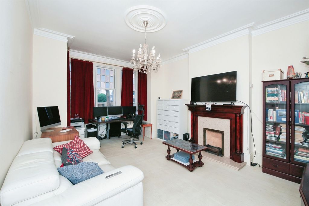 Additional image 6 of 5 bed detached house for saleElwyn Road, March PE15