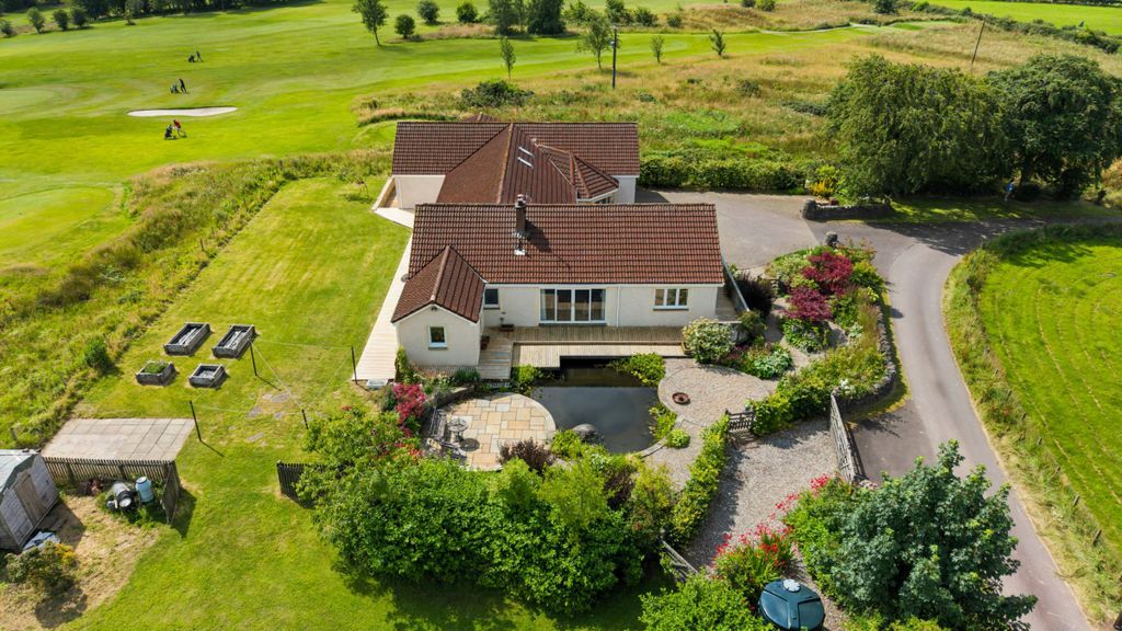 Property photo 3 of 53