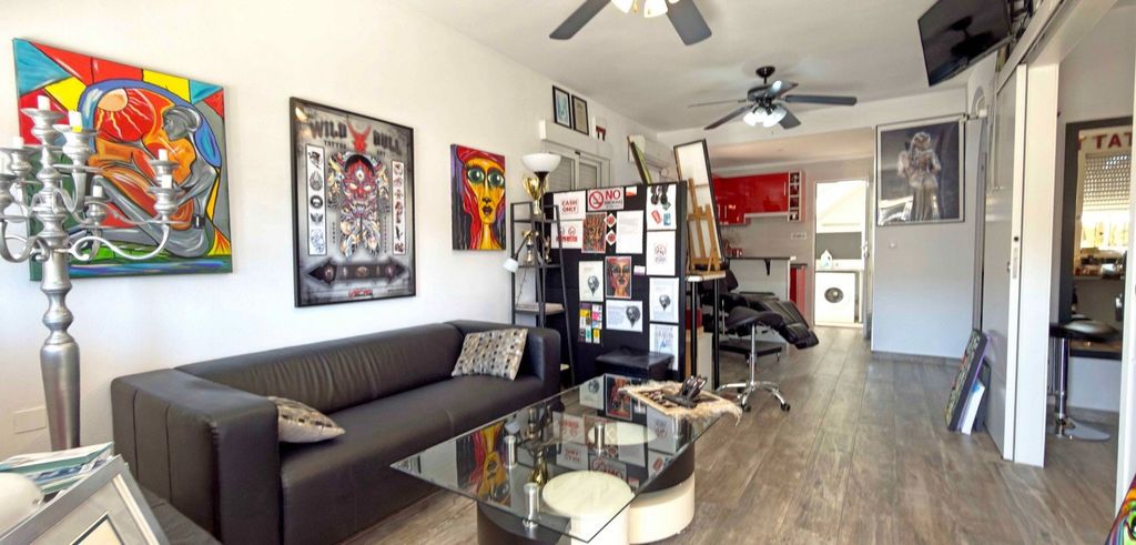 Property photo 2 of 21