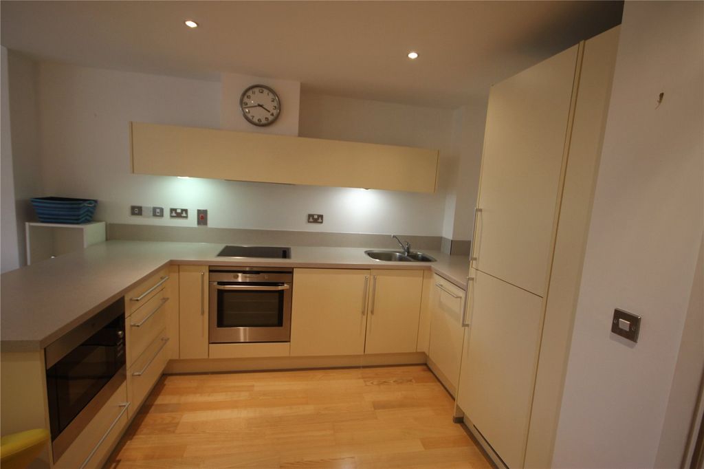 Property photo 2 of 6 Kitchen
