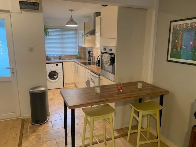 Property photo 2 of 11 Kitchen