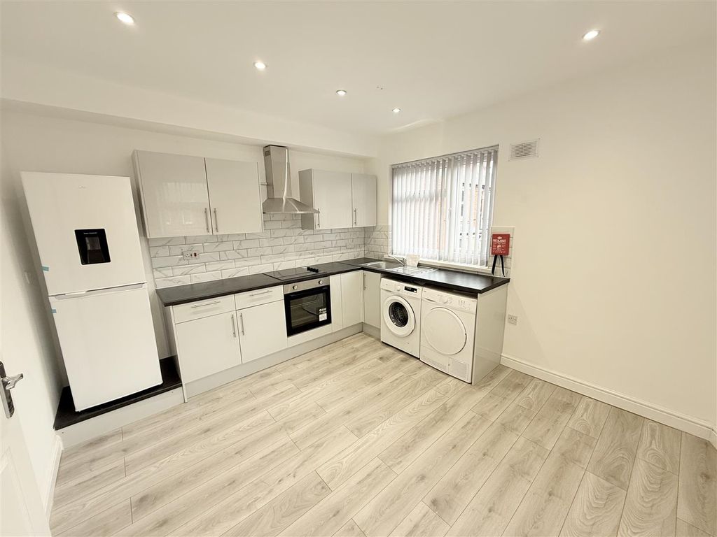 Property photo 3 of 7 Tempimagezx6Kra.Jpg