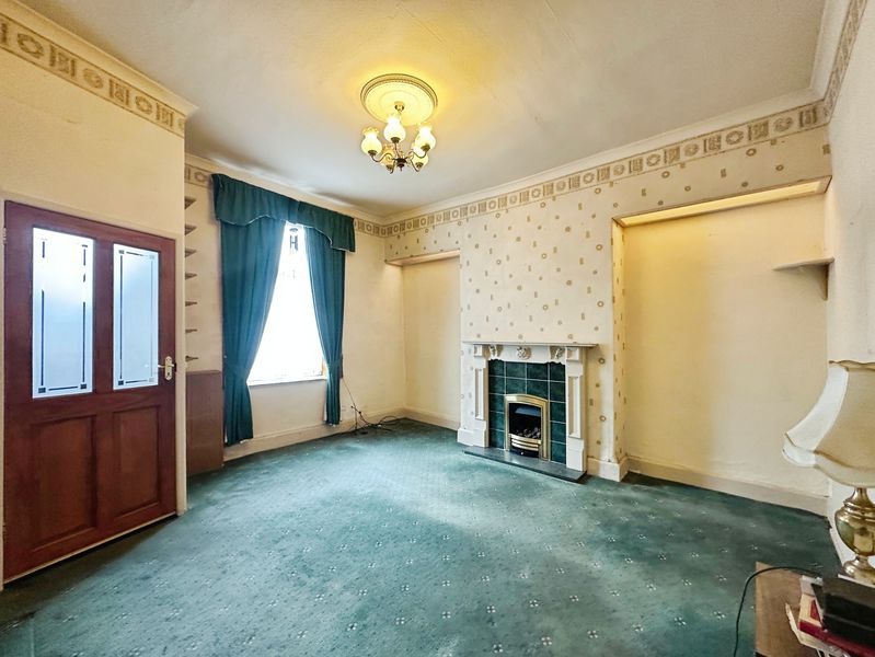 Property photo 2 of 13 Lounge