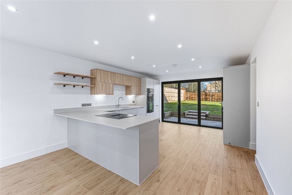 Property photo 2 of 31 Picture No. 30