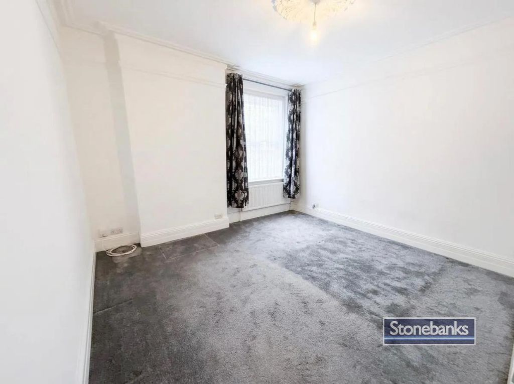 Additional image 10 of 9 bed detached house for saleSalisbury Road, Farnborough GU14
