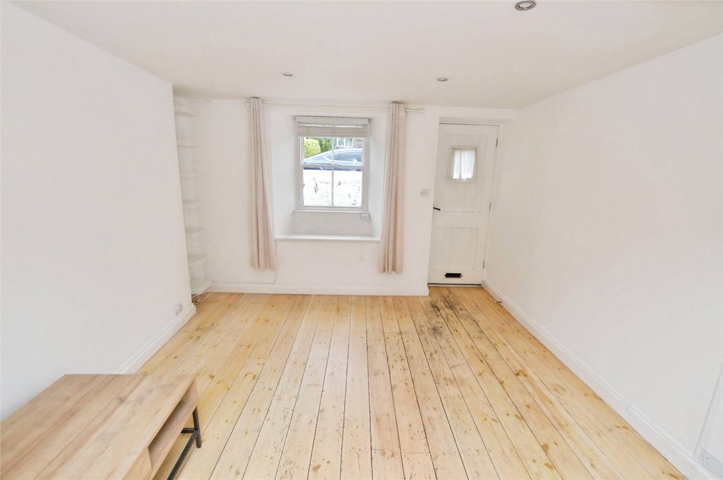 Property photo 2 of 19 Picture No. 23