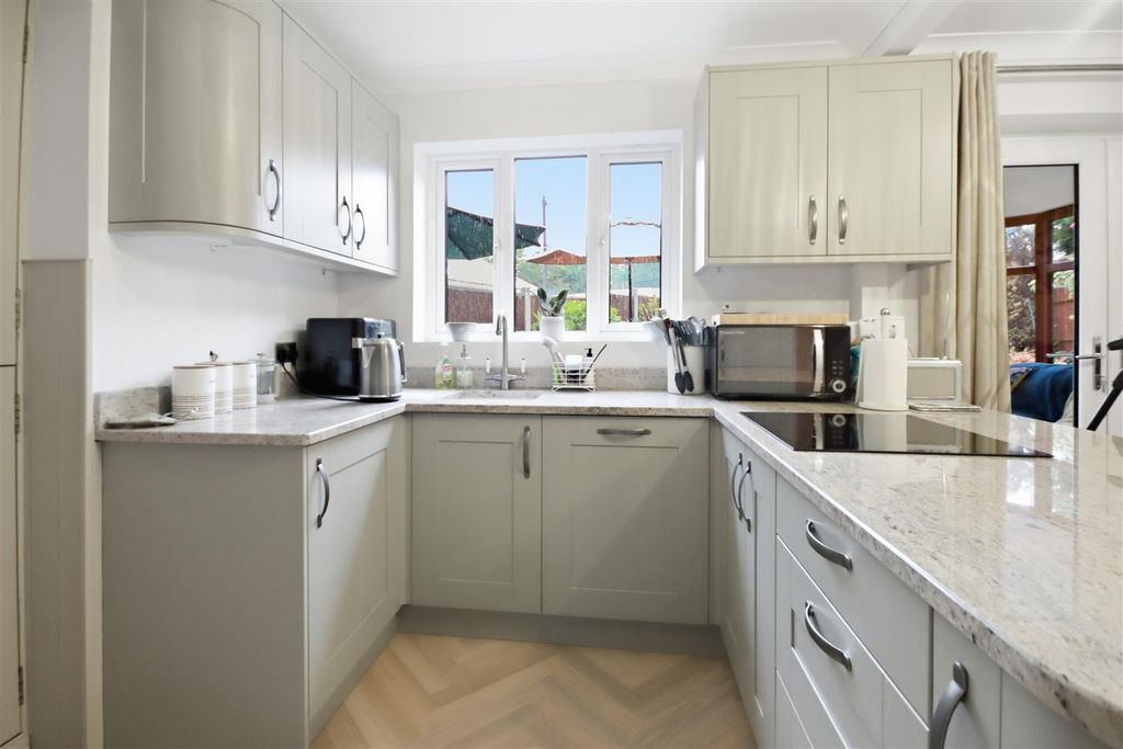 Property photo 3 of 21 Kitchen/Diner