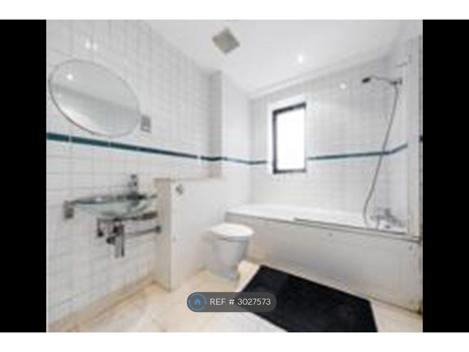 Property photo 2 of 8 Bathroom