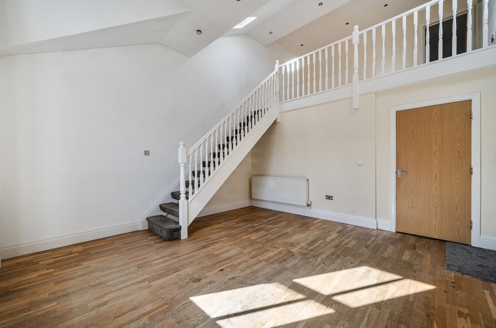 Property photo 3 of 17 3
