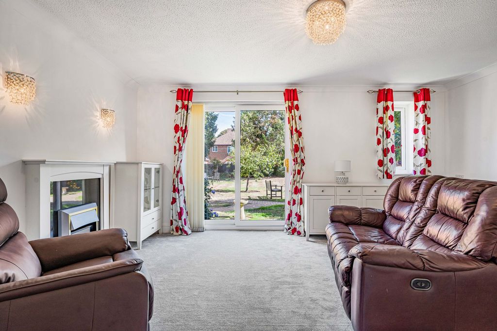 Property photo 2 of 11