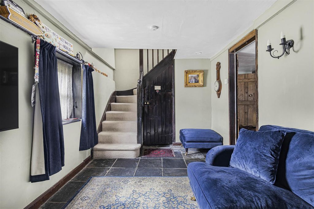 Property photo 3 of 17 24_59372.Jpg