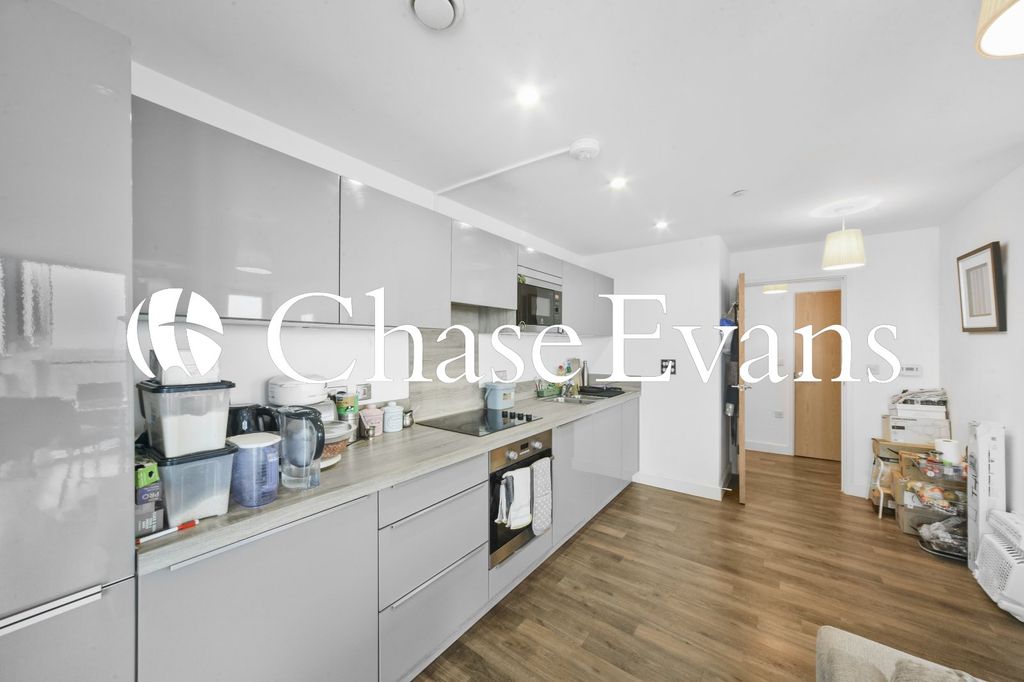 Property photo 2 of 19 Kitchen