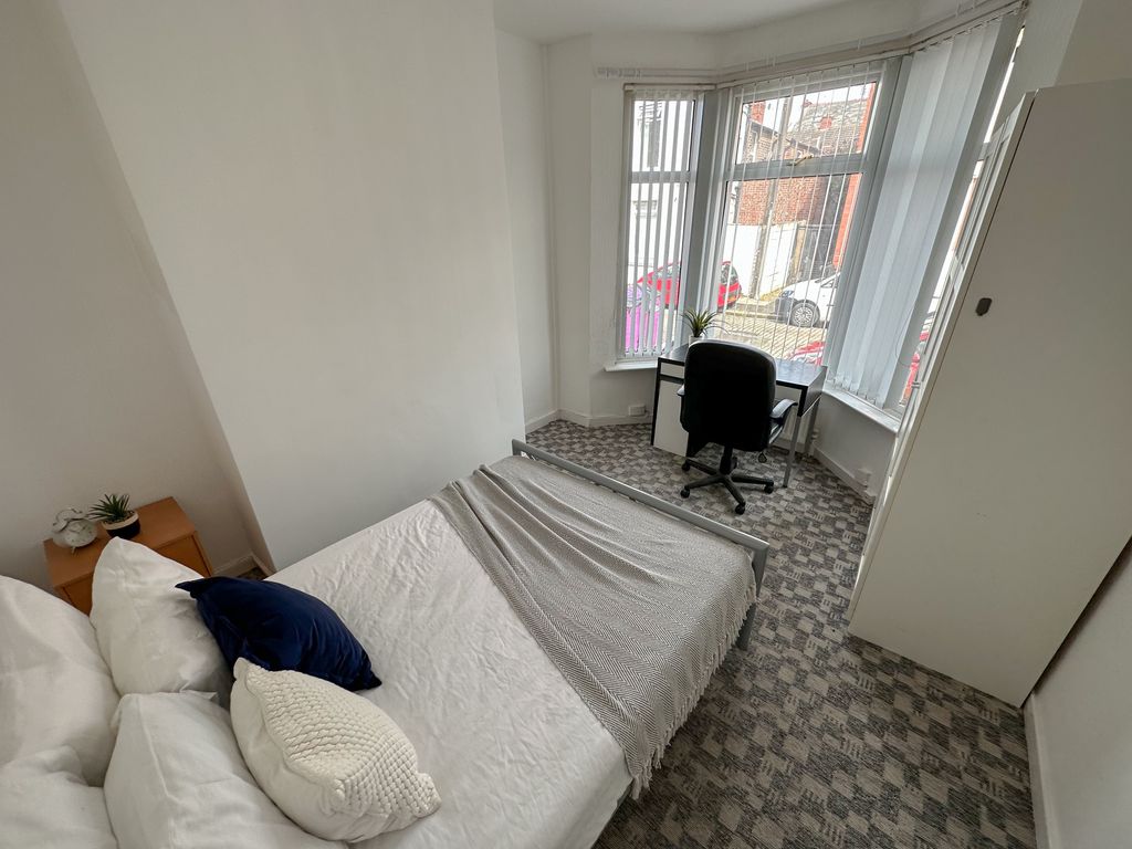 Property photo 3 of 8 44 Adelaide