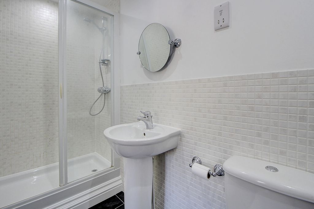 Property photo 3 of 23