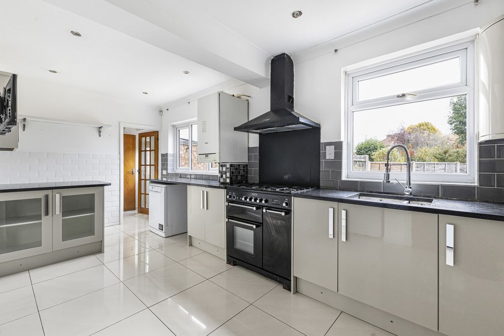 Property photo 3 of 29