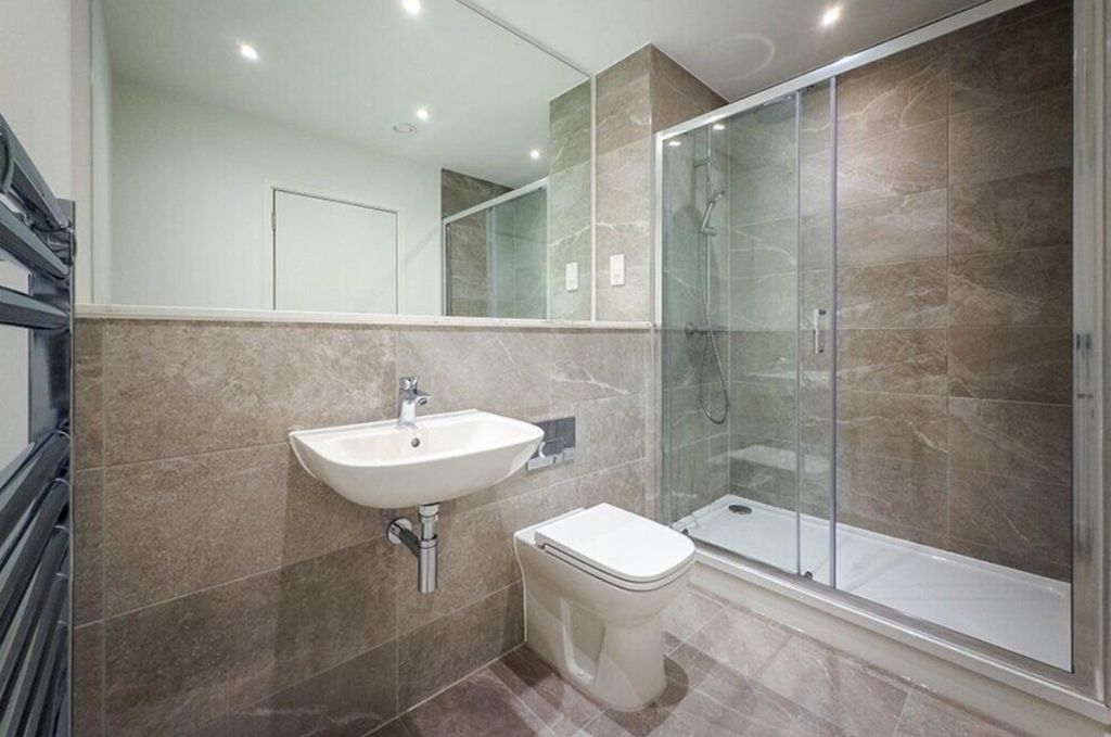 Property photo 3 of 6 Bathroom