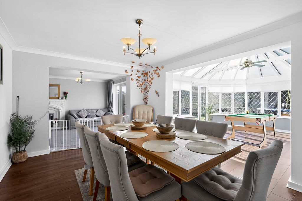 Property photo 2 of 20 Dining Room