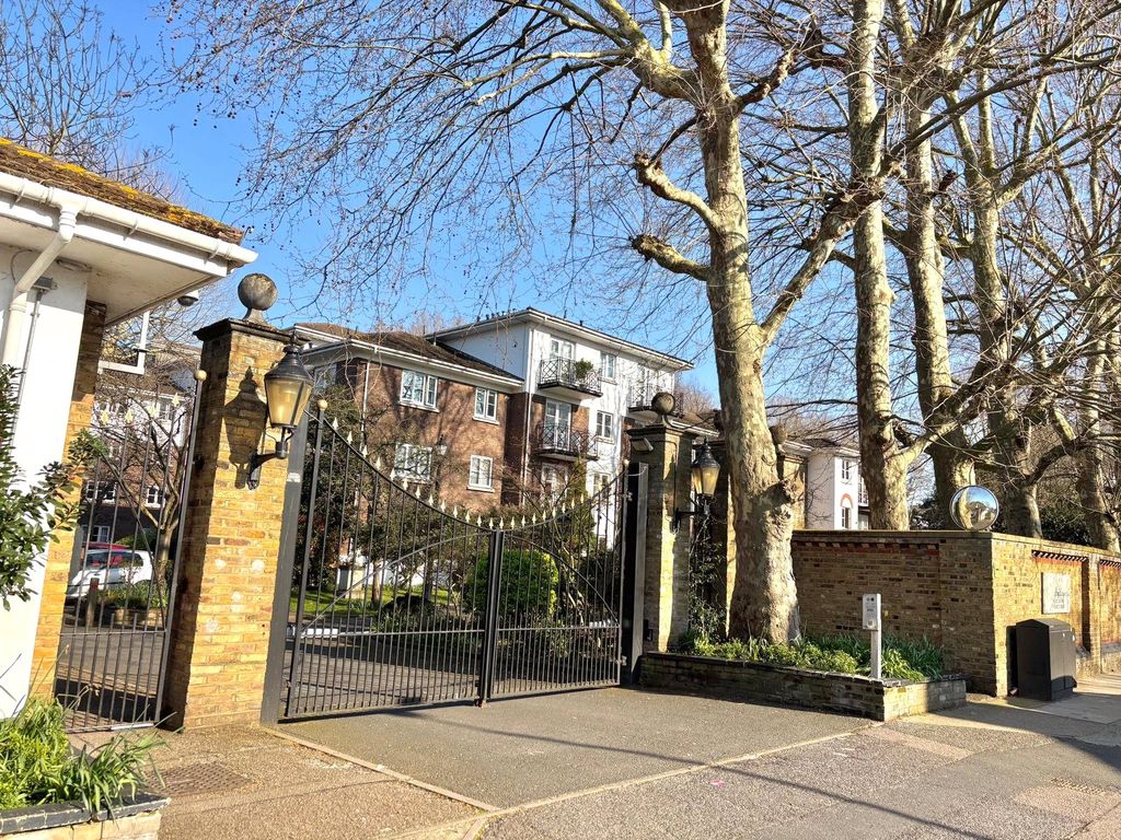 Property photo 1 of 11 Exterior