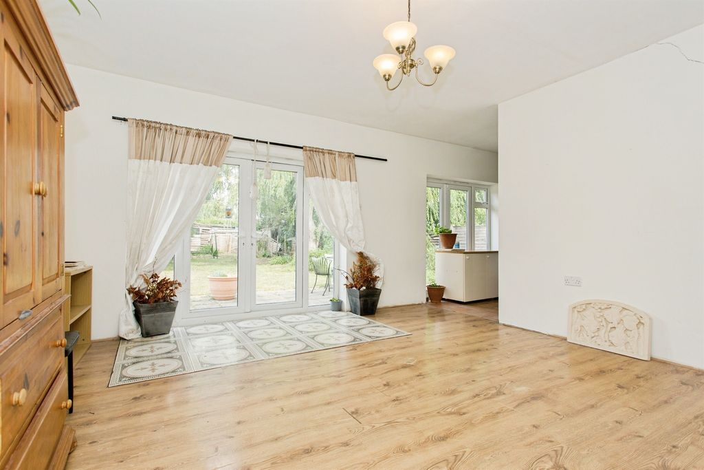 Property photo 3 of 14