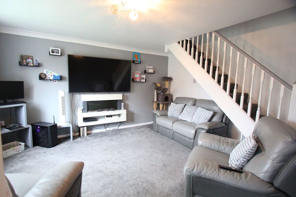 Property photo 2 of 19