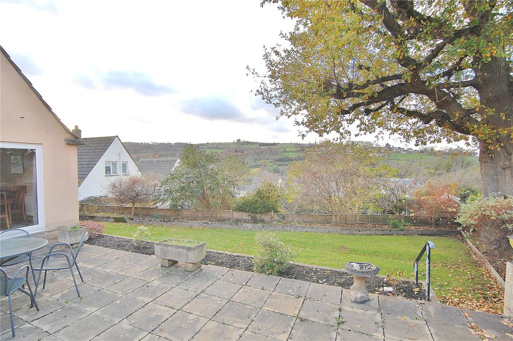 Property photo 2 of 17 Picture No. 16