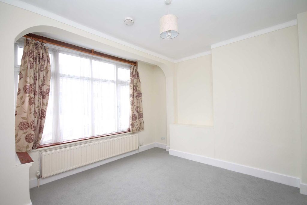 Property photo 1 of 3