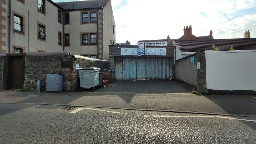 Property photo 2 of 3 Image 3