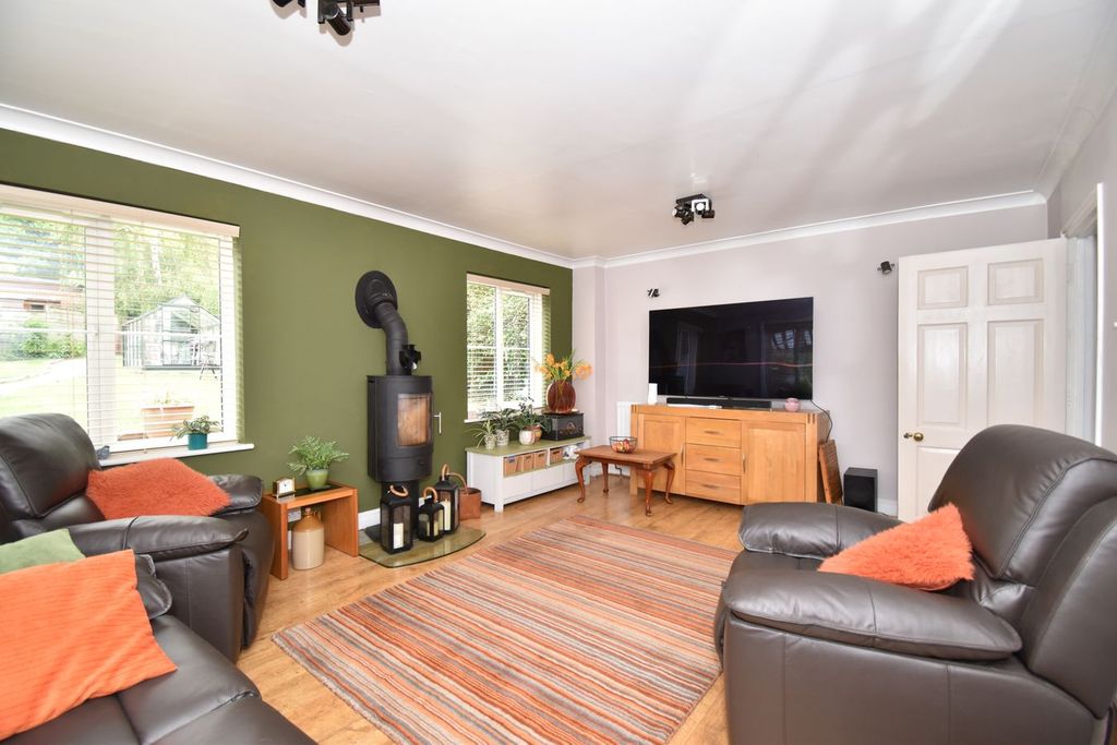 Property photo 2 of 40
