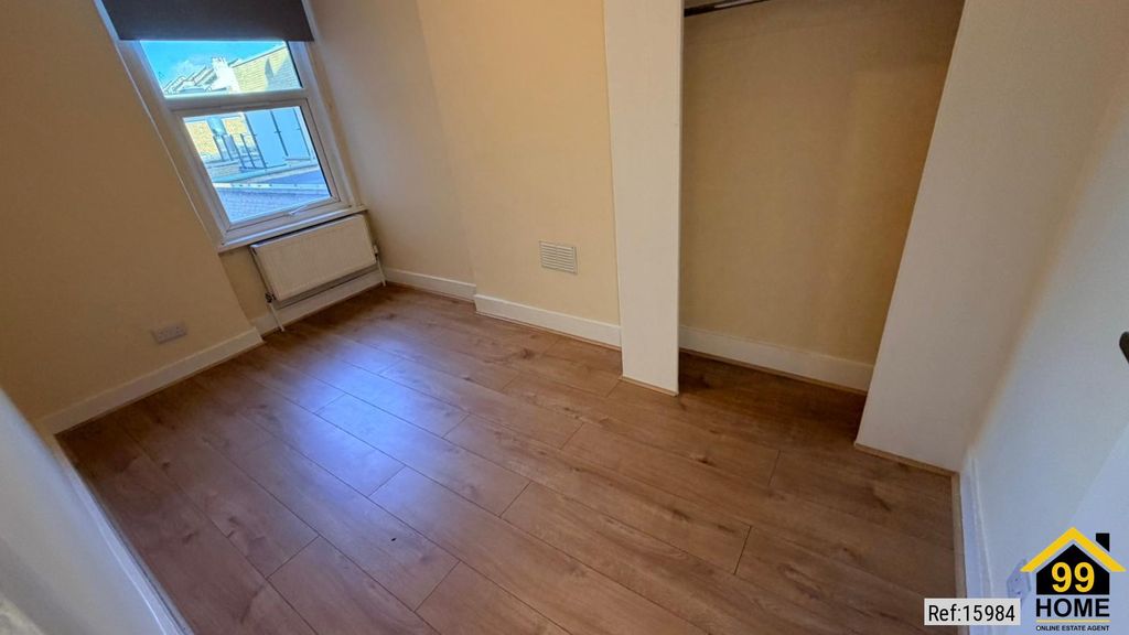 Property photo 3 of 7 Photo 2