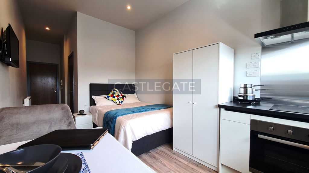 Property photo 2 of 16 Room 26, Renaissance Works, 105 New Street, Huddersfield, HD1 2As (12)